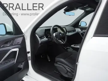 BMW X1 sDrive20d M Sport Glasdach AHK HarmanKardon S