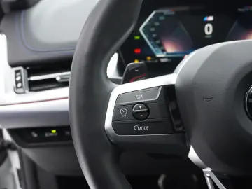 BMW X1 sDrive20d M Sport Glasdach AHK HarmanKardon S