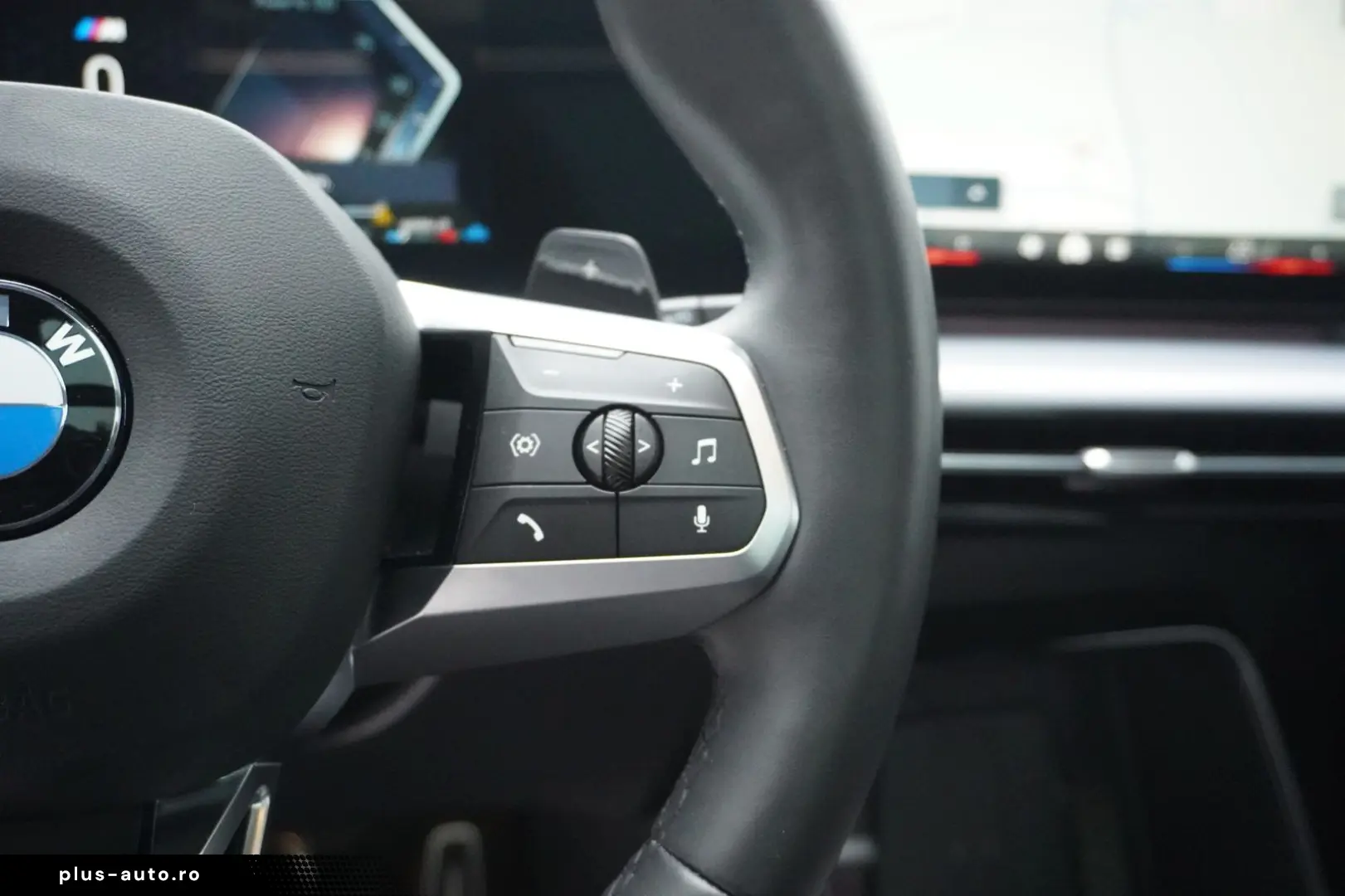 BMW X1 sDrive20d M Sport Glasdach AHK HarmanKardon S