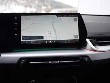 BMW X1 sDrive20d M Sport Glasdach AHK HarmanKardon S