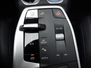 BMW X1 sDrive20d M Sport Glasdach AHK HarmanKardon S