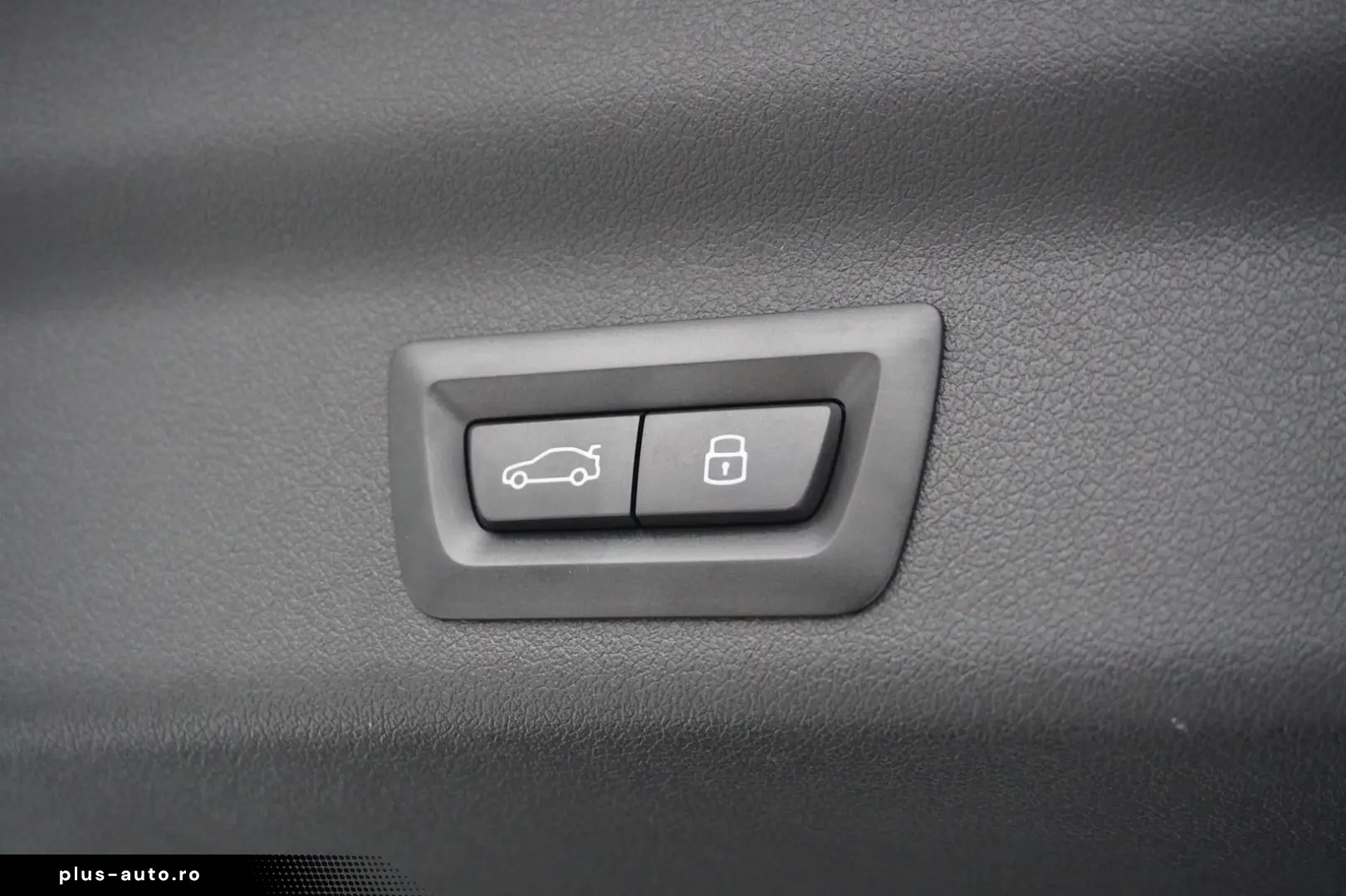 BMW X1 sDrive20d M Sport Glasdach AHK HarmanKardon S