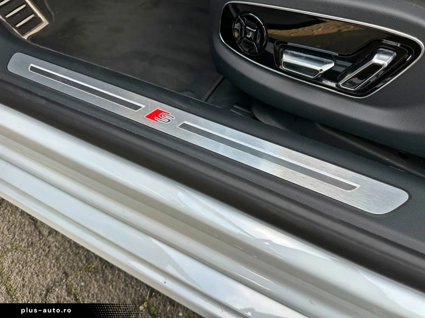 AUDI A8 60TFSI qu. S LINE BLACK PANO B&O ADV. CARBON