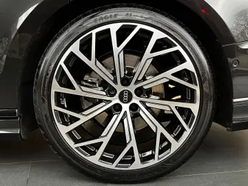 AUDI A8 quattro 3.0 TDI  S-Line Matrix Head-Up Pano