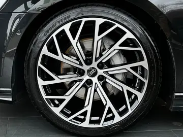 AUDI A8 quattro 3.0 TDI  S-Line Matrix Head-Up Pano