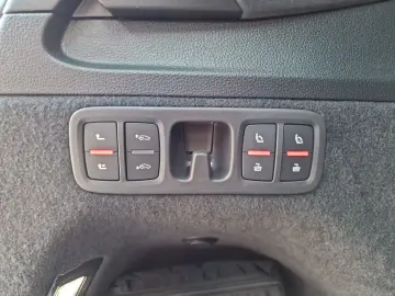 AUDI SQ7 TFSI competition  Pano S-Sitze STHZG HuD AHK