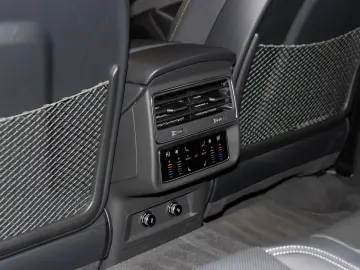 AUDI SQ8 TFSI quattro Pano Matrix LED AHK B&O 22''