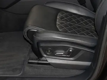 AUDI SQ8 TFSI quattro Pano Matrix LED AHK B&O 22''