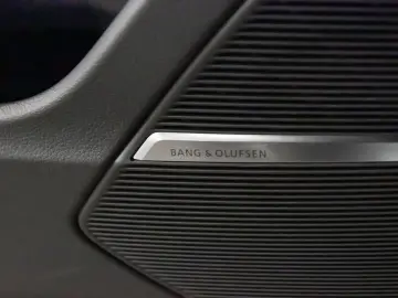 AUDI SQ8 TFSI quattro Pano Matrix LED AHK B&O 22''