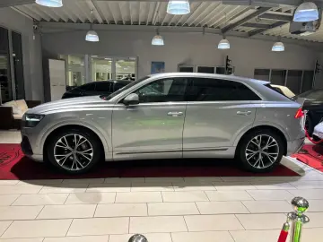 AUDI Q8 50 TDI quattro S-LINE AHK STANDHEIZ.