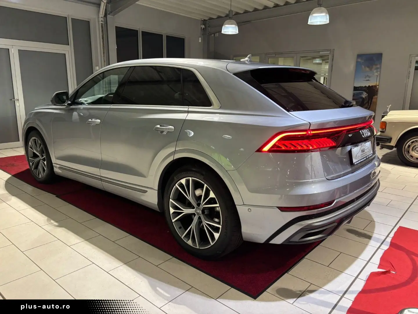 AUDI Q8 50 TDI quattro S-LINE AHK STANDHEIZ.