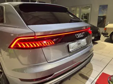 AUDI Q8 50 TDI quattro S-LINE AHK STANDHEIZ.