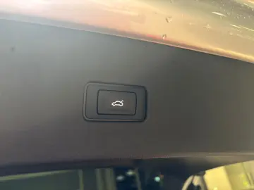 AUDI Q8 50 TDI quattro S-LINE AHK STANDHEIZ.