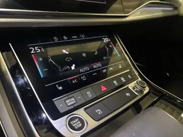 AUDI Q8 50 TDI quattro S-LINE AHK STANDHEIZ.