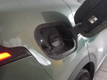 KIA Sportage 1.6 HYBRID AWD NAVI LED KAMERA SPORT SH