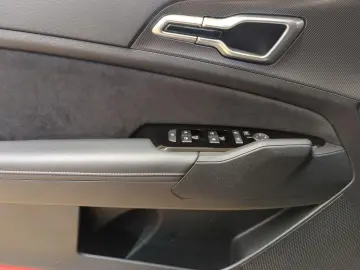 KIA SPORTAGE 1.6T Plug-In Hybrid GT-LINE AHK PANO-DA