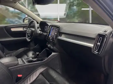 VOLVO XC40 B5 AWD Ultimate Bright Automatik