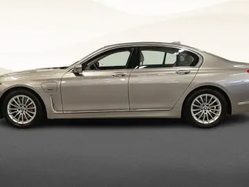 BMW 745 e Executive 394hp Pano Head-Up