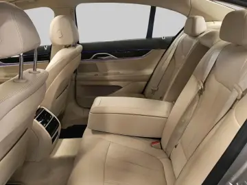 BMW 745 e Executive 394hp Pano Head-Up