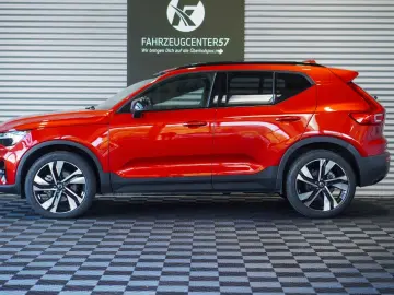 VOLVO XC40 B5 AWD Plus Dark 360 KAMERA H&K CARPLAY