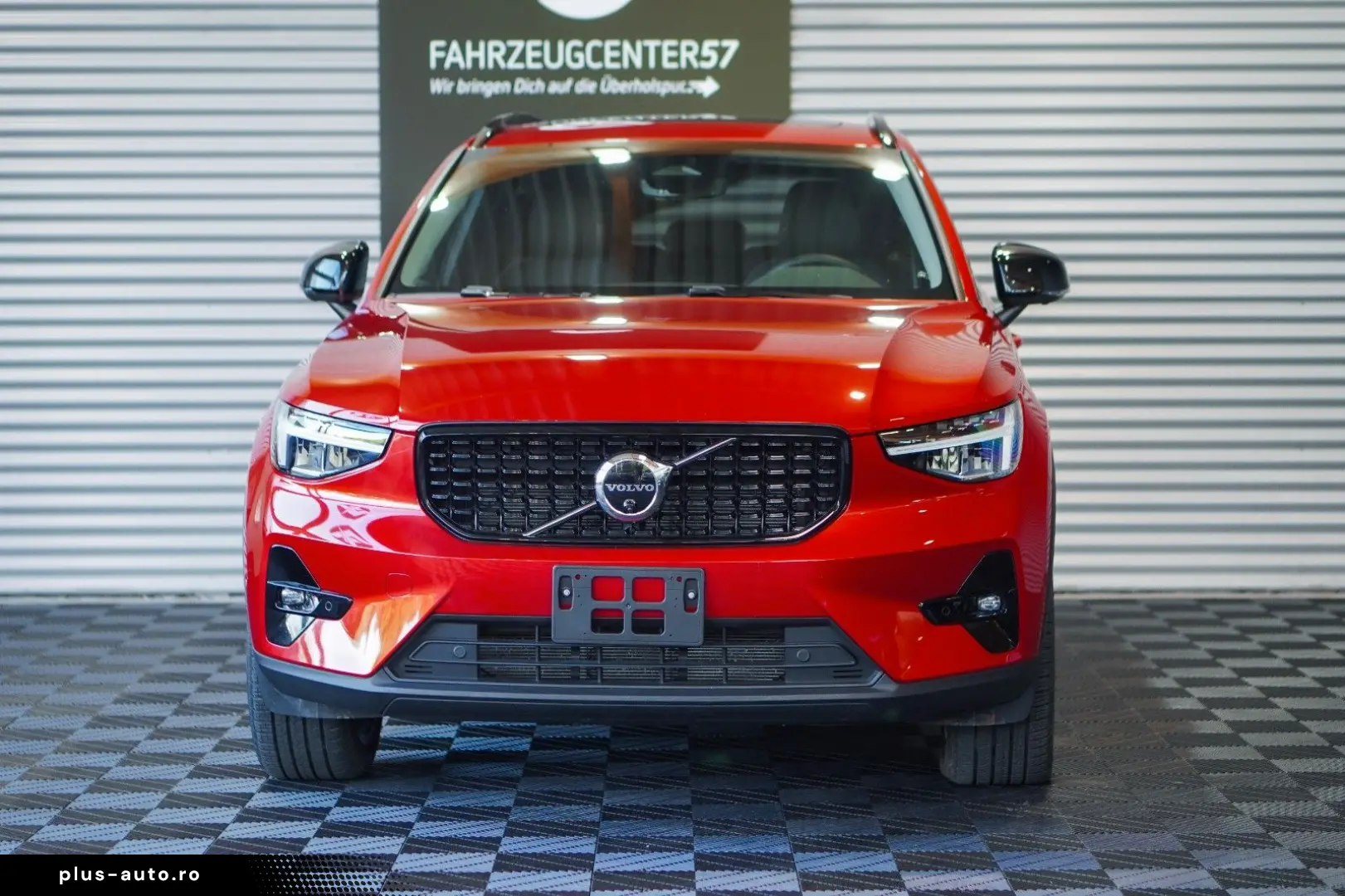 VOLVO XC40 B5 AWD Plus Dark 360 KAMERA H&K CARPLAY