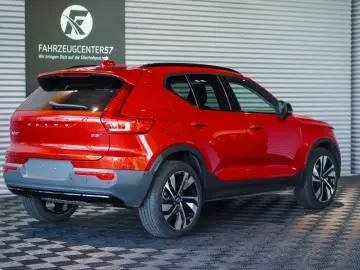VOLVO XC40 B5 AWD Plus Dark 360 KAMERA H&K CARPLAY