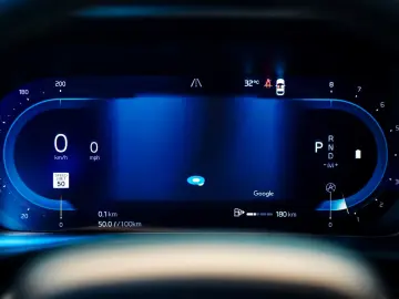 VOLVO XC40 B5 AWD Plus Dark 360 KAMERA H&K CARPLAY