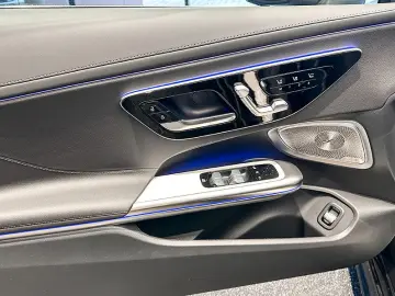 MERCEDES-BENZ CLE 200 Cabrio AMGLiAdPl Night DigiL Burmester