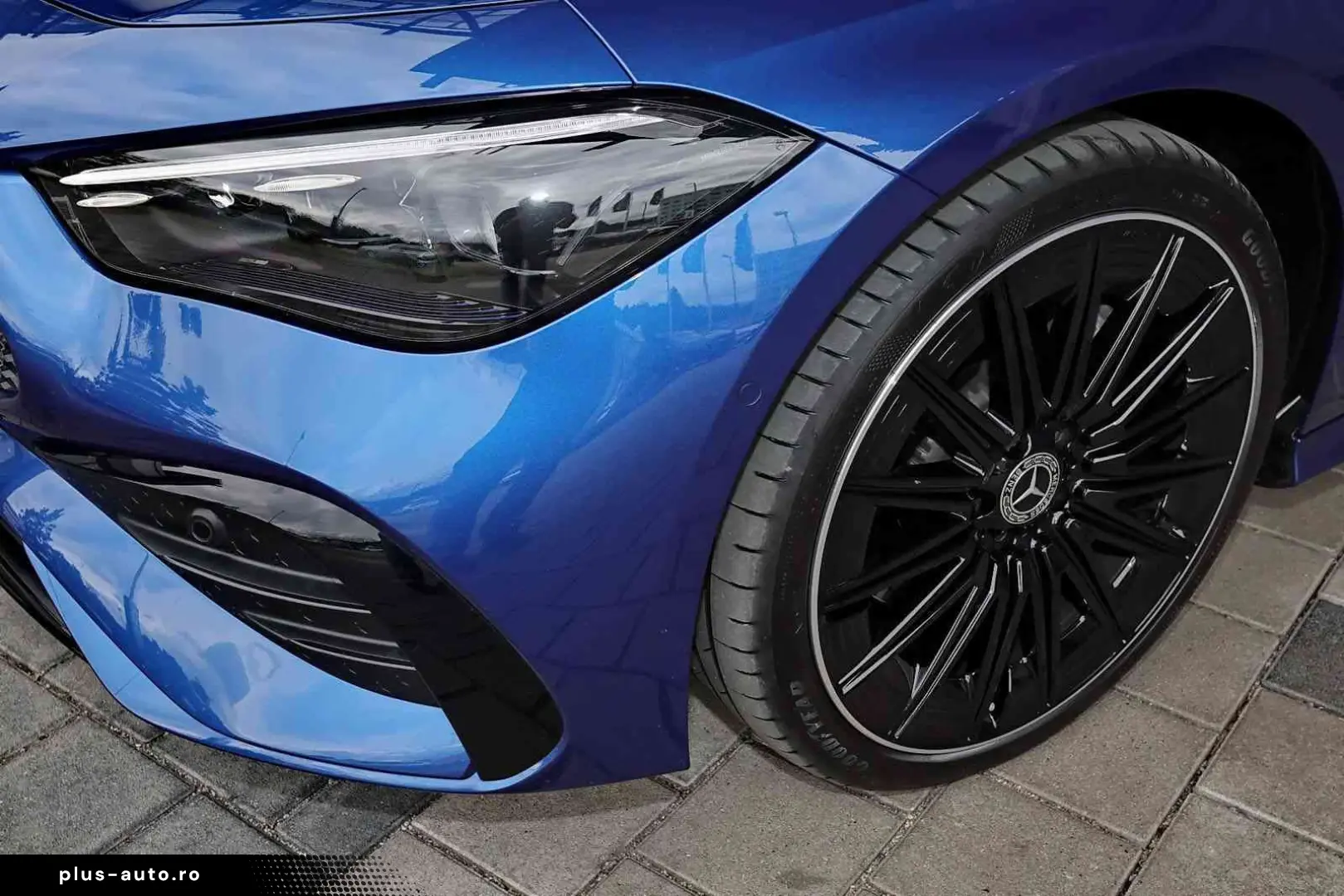 MERCEDES-BENZ CLE 300 4M Cabrio AMG DISTRONIC TOTWINKEL 360