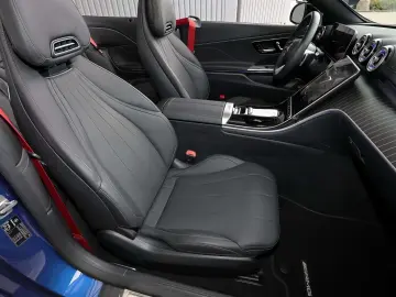 MERCEDES-BENZ CLE 300 4M Cabrio AMG DISTRONIC TOTWINKEL 360