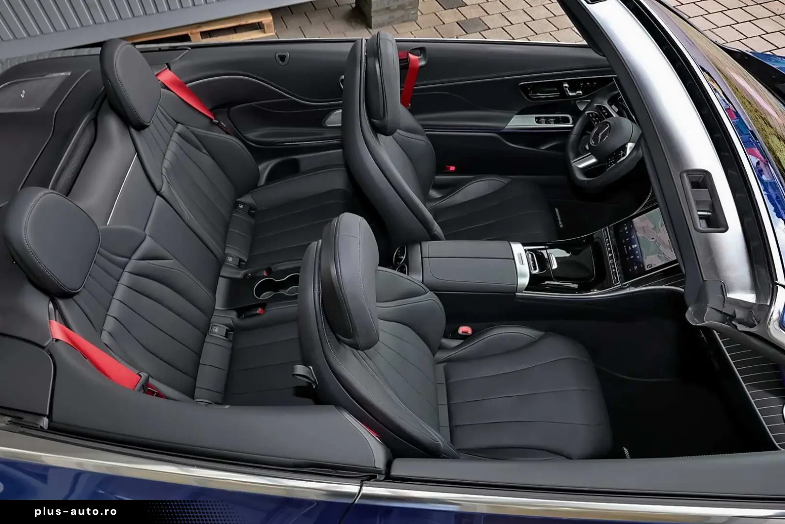 MERCEDES-BENZ CLE 300 4M Cabrio AMG DISTRONIC TOTWINKEL 360