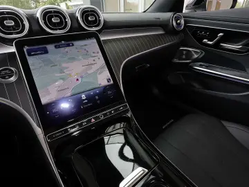 MERCEDES-BENZ CLE 300 4M Cabrio AMG DISTRONIC TOTWINKEL 360