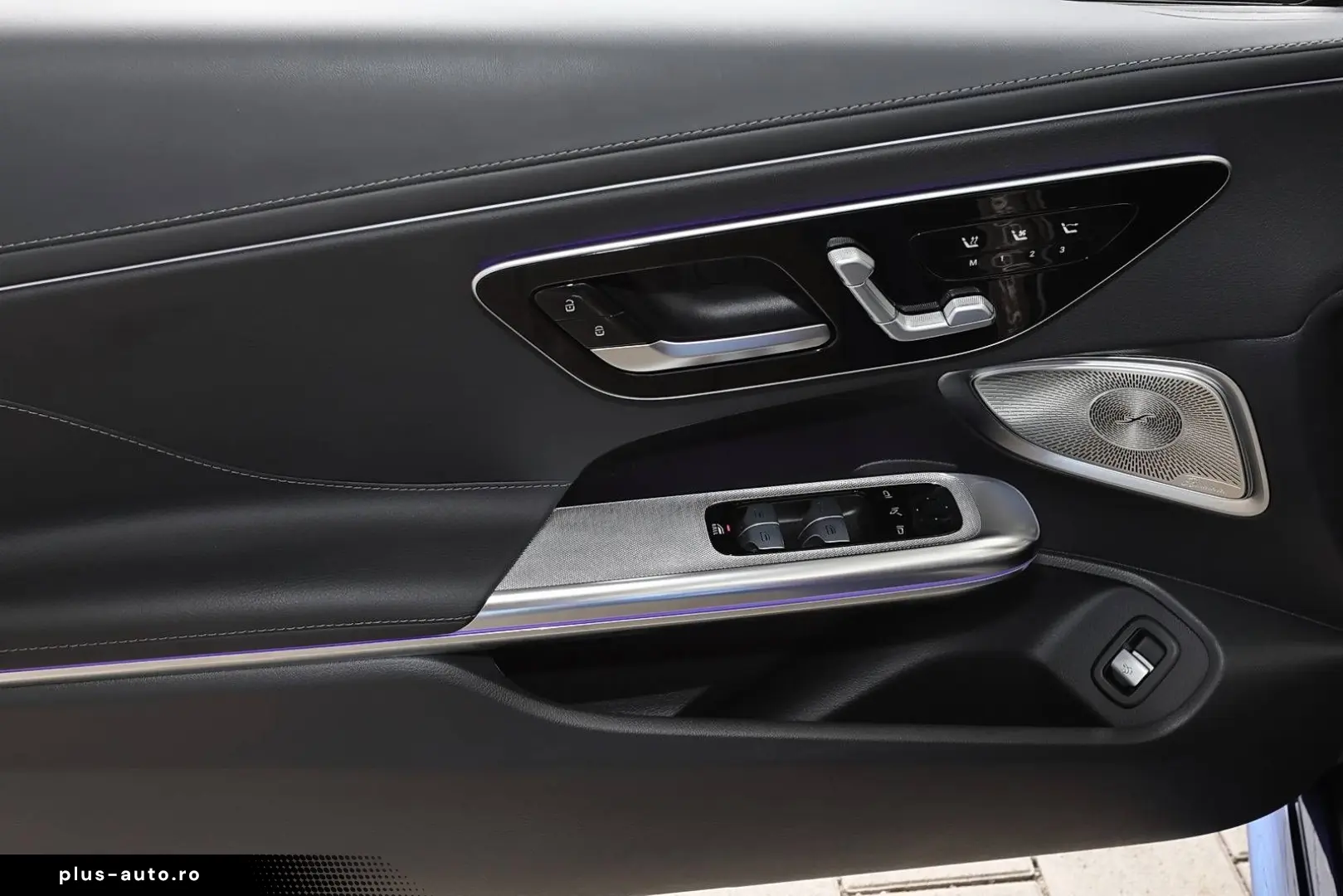 MERCEDES-BENZ CLE 300 4M Cabrio AMG DISTRONIC TOTWINKEL 360