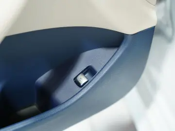 MERCEDES-BENZ E 200 Coupé 4M AMG Line 1H  Pano LUFT &hellip;