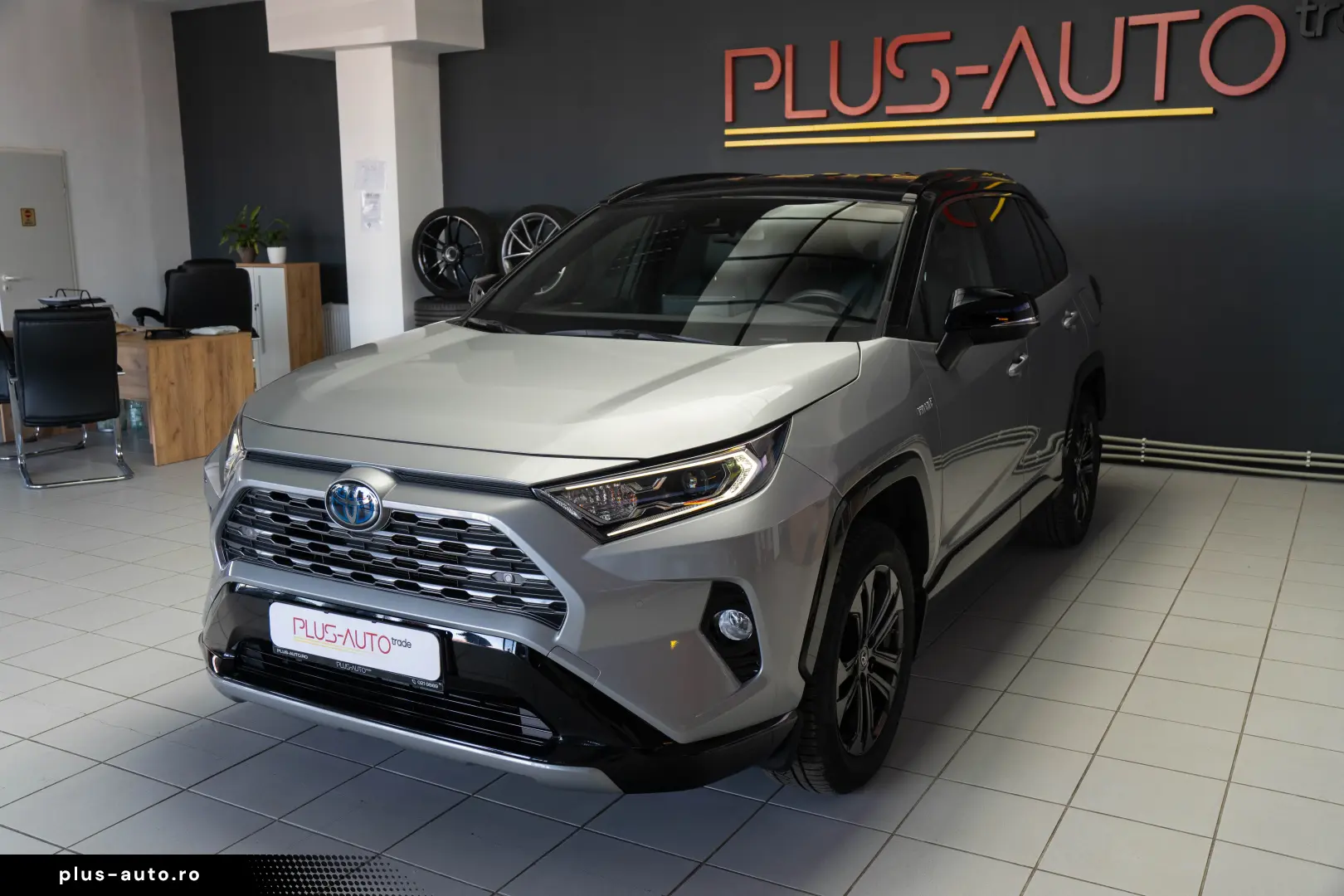 Totota RAV 4 Hibrid  4x4  LED