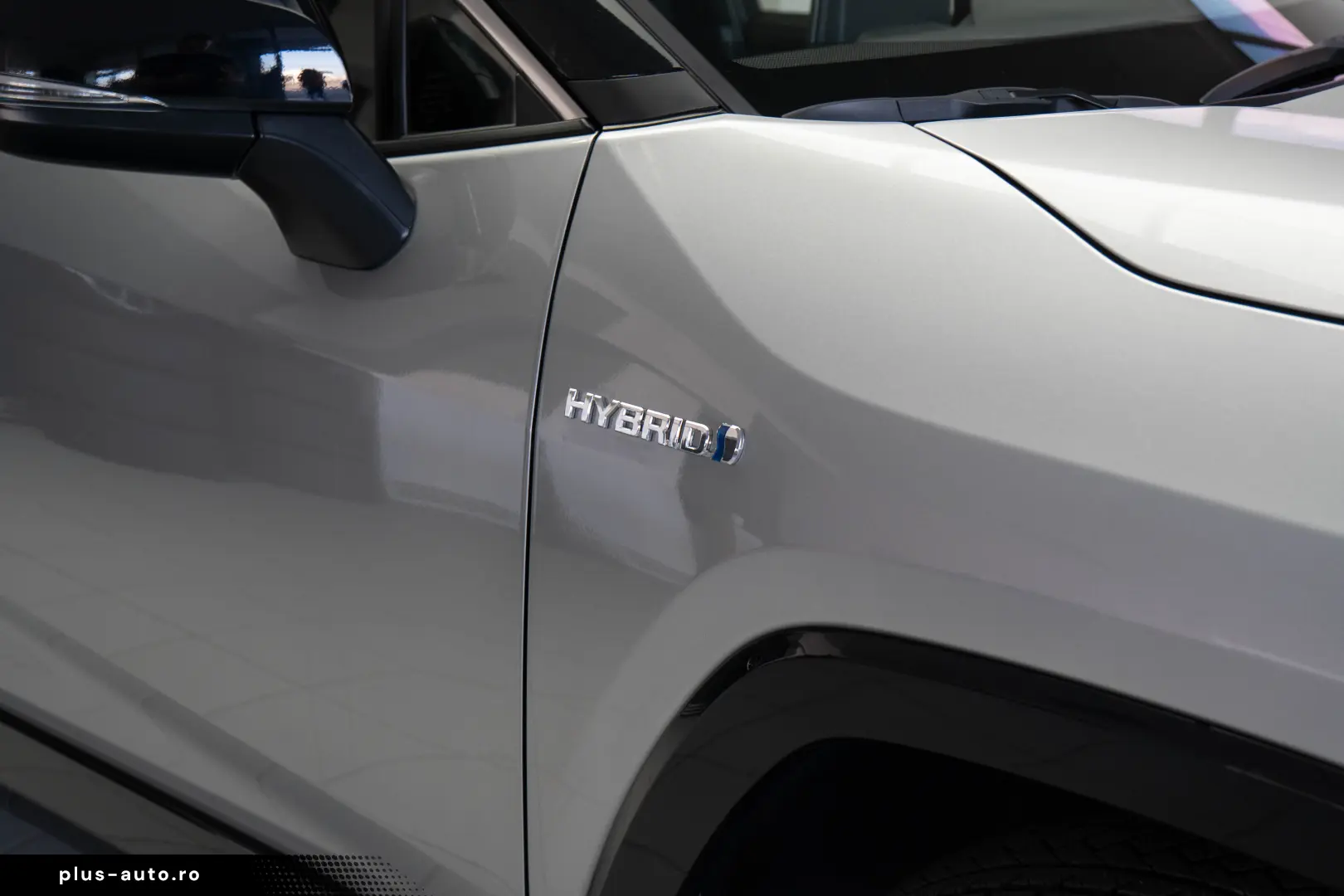 Totota RAV 4 Hibrid  4x4  LED