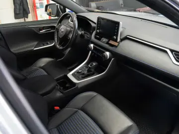 Totota RAV 4 Hibrid  4x4  LED