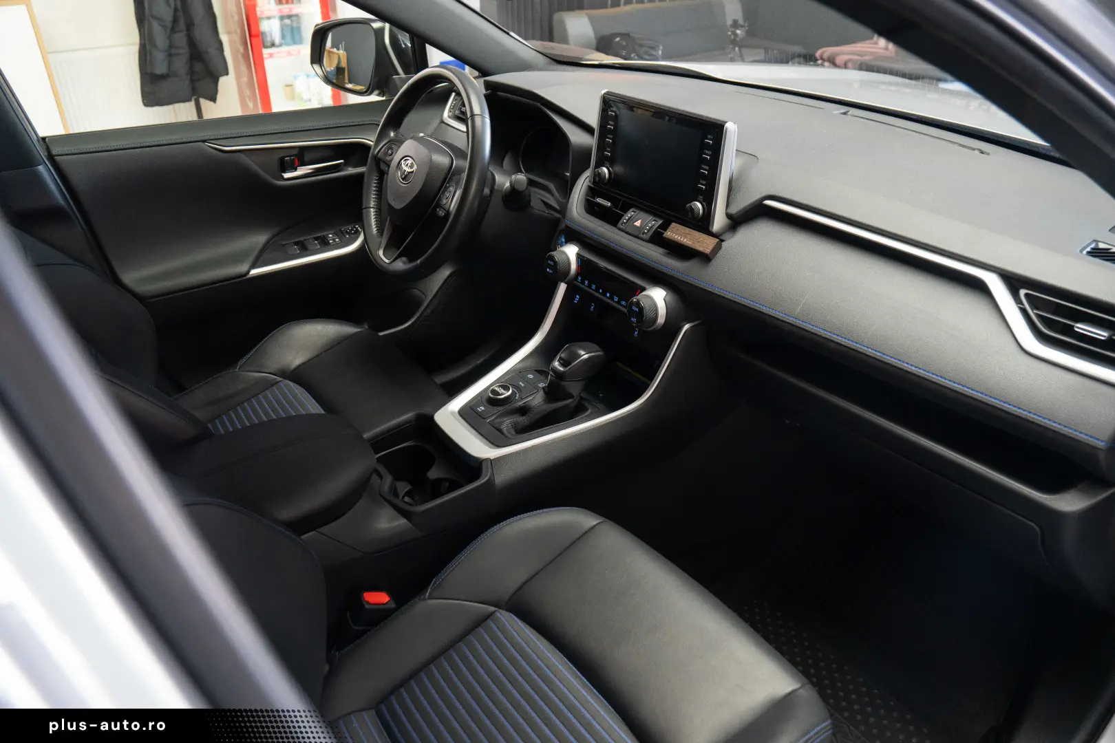 Totota RAV 4 Hibrid  4x4  LED