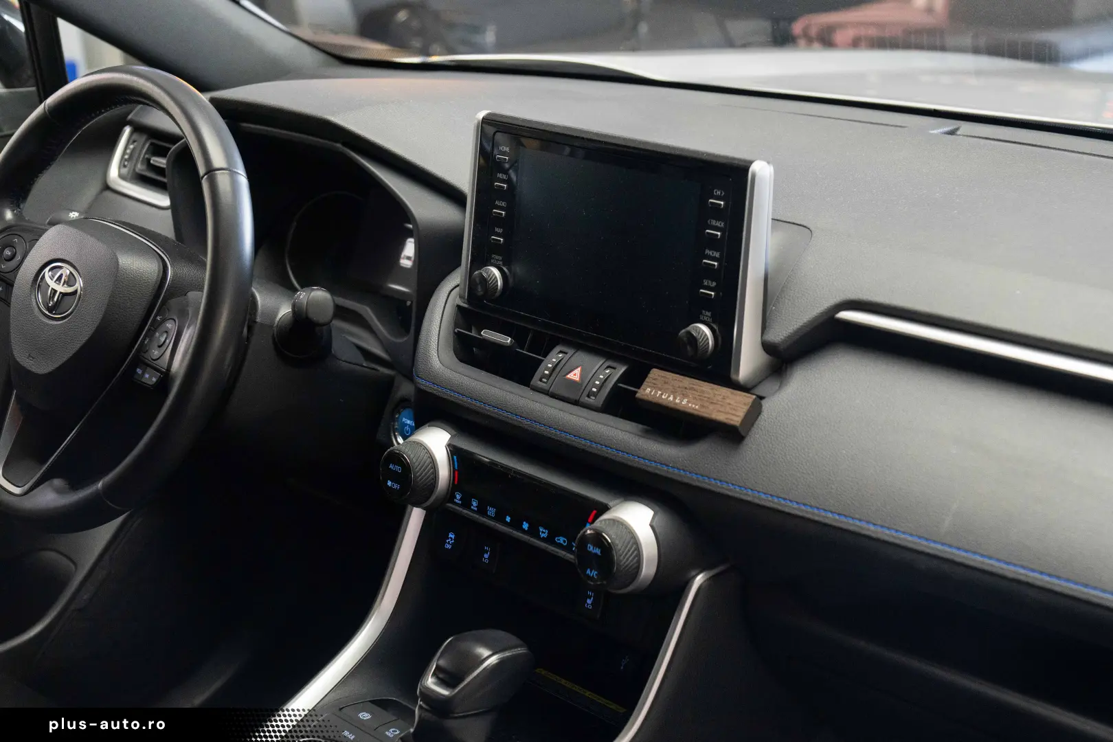 Totota RAV 4 Hibrid  4x4  LED