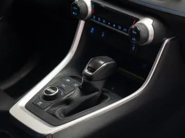 Totota RAV 4 Hibrid  4x4  LED