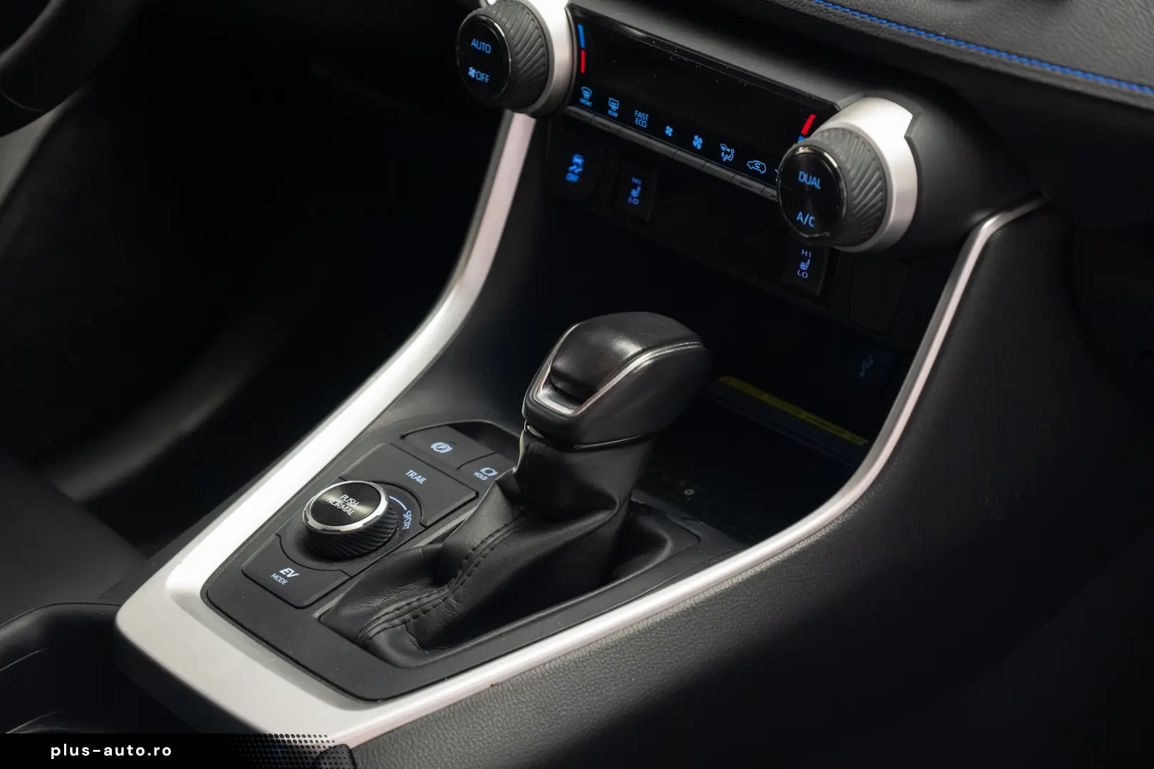 Totota RAV 4 Hibrid  4x4  LED