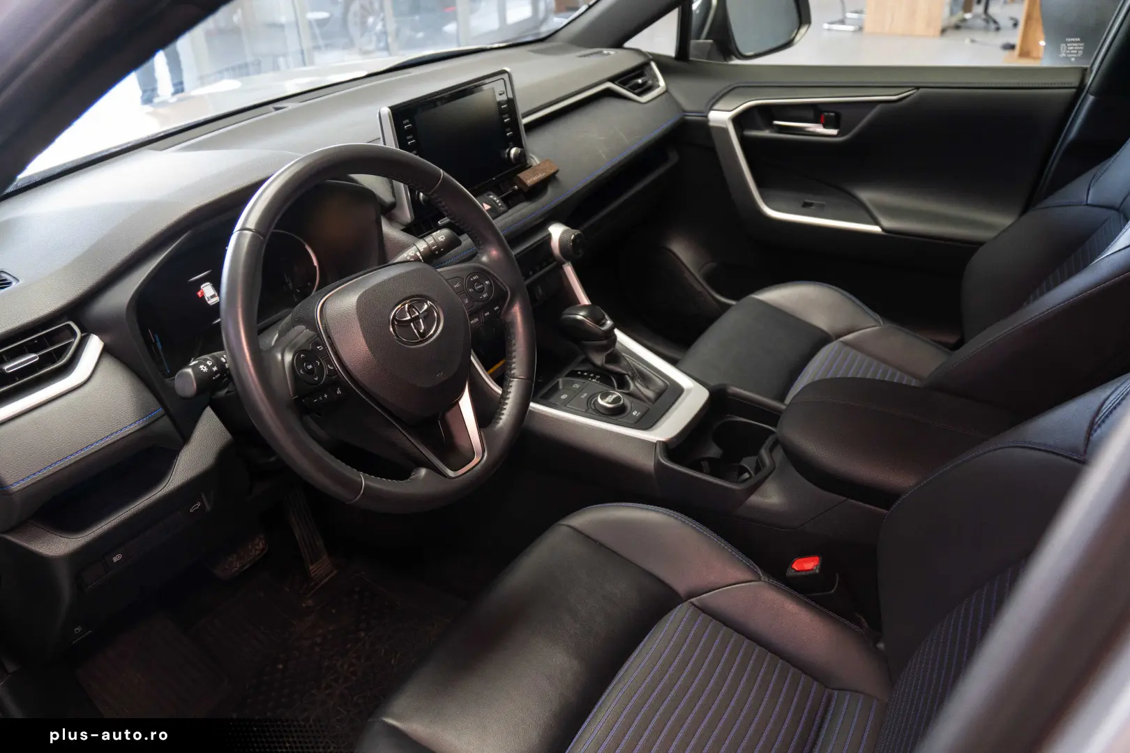 Totota RAV 4 Hibrid  4x4  LED