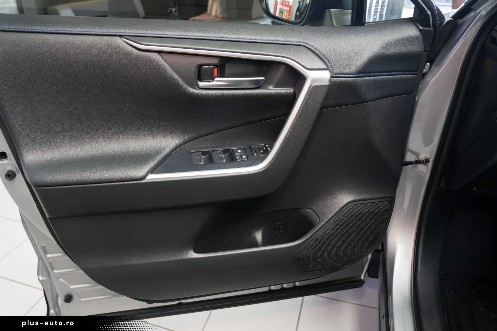 Totota RAV 4 Hibrid  4x4  LED