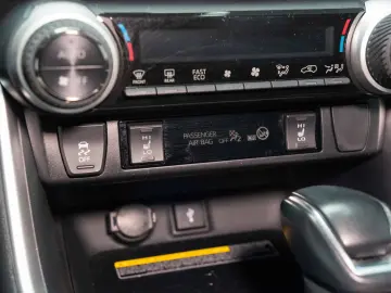 Totota RAV 4 Hibrid  4x4  LED