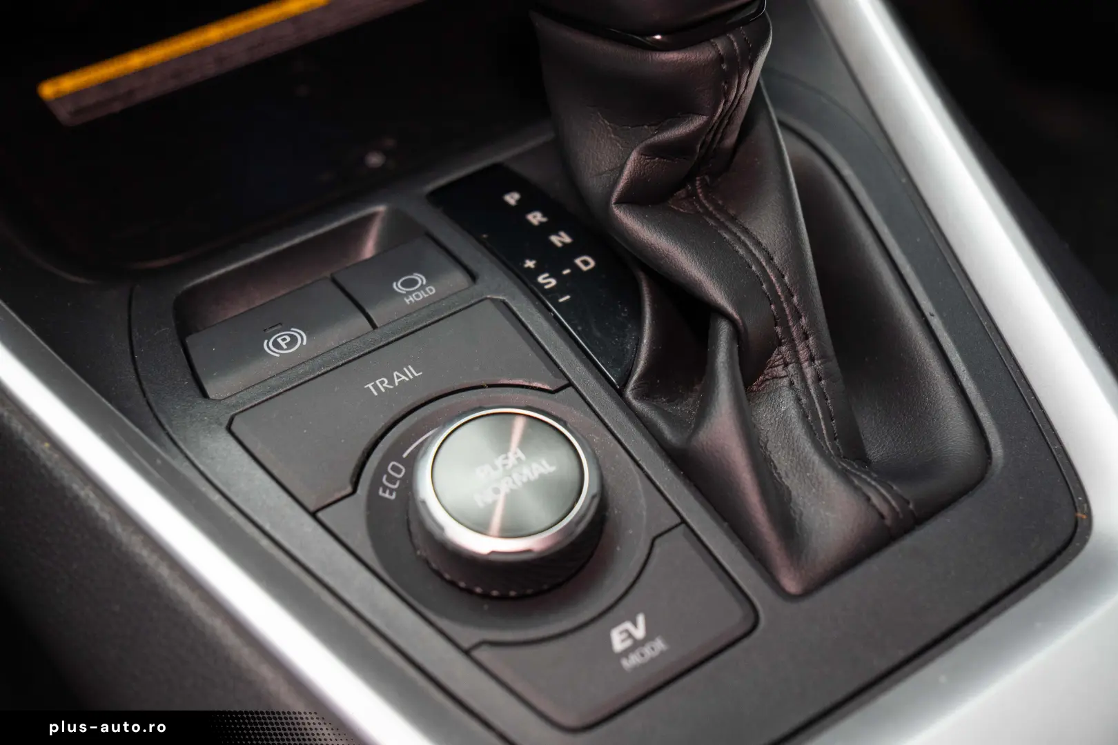 Totota RAV 4 Hibrid  4x4  LED