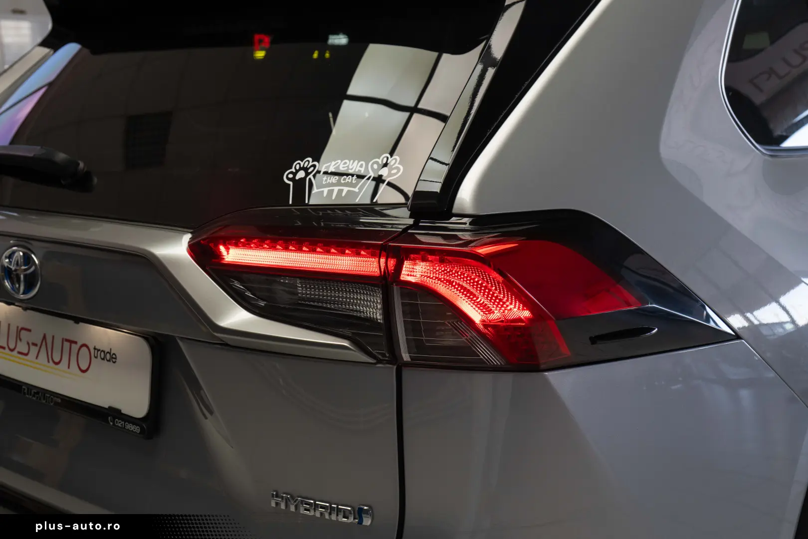 Totota RAV 4 Hibrid  4x4  LED