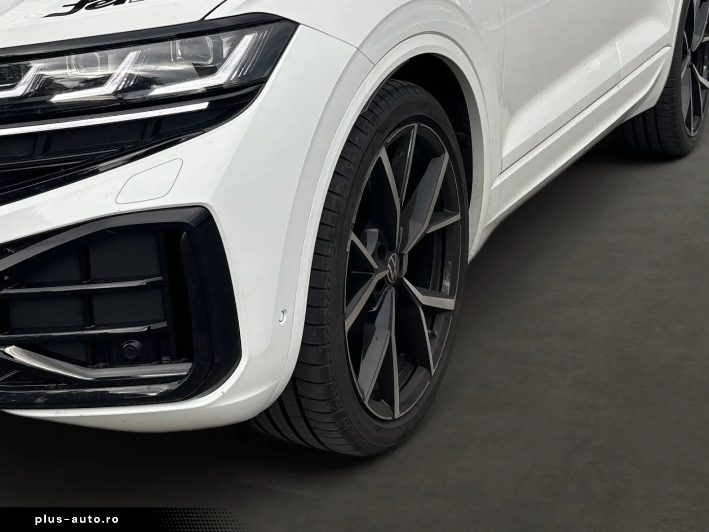 VW Touareg 3.0 TDI 4M R-Line  AHK HEAD-UP STANDH PA