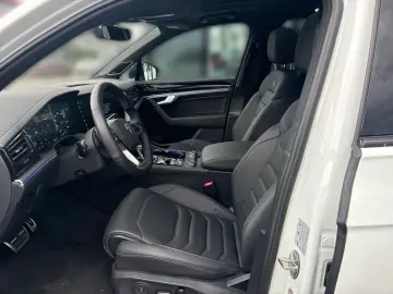 VW Touareg 3.0 TDI 4M R-Line  AHK HEAD-UP STANDH PA