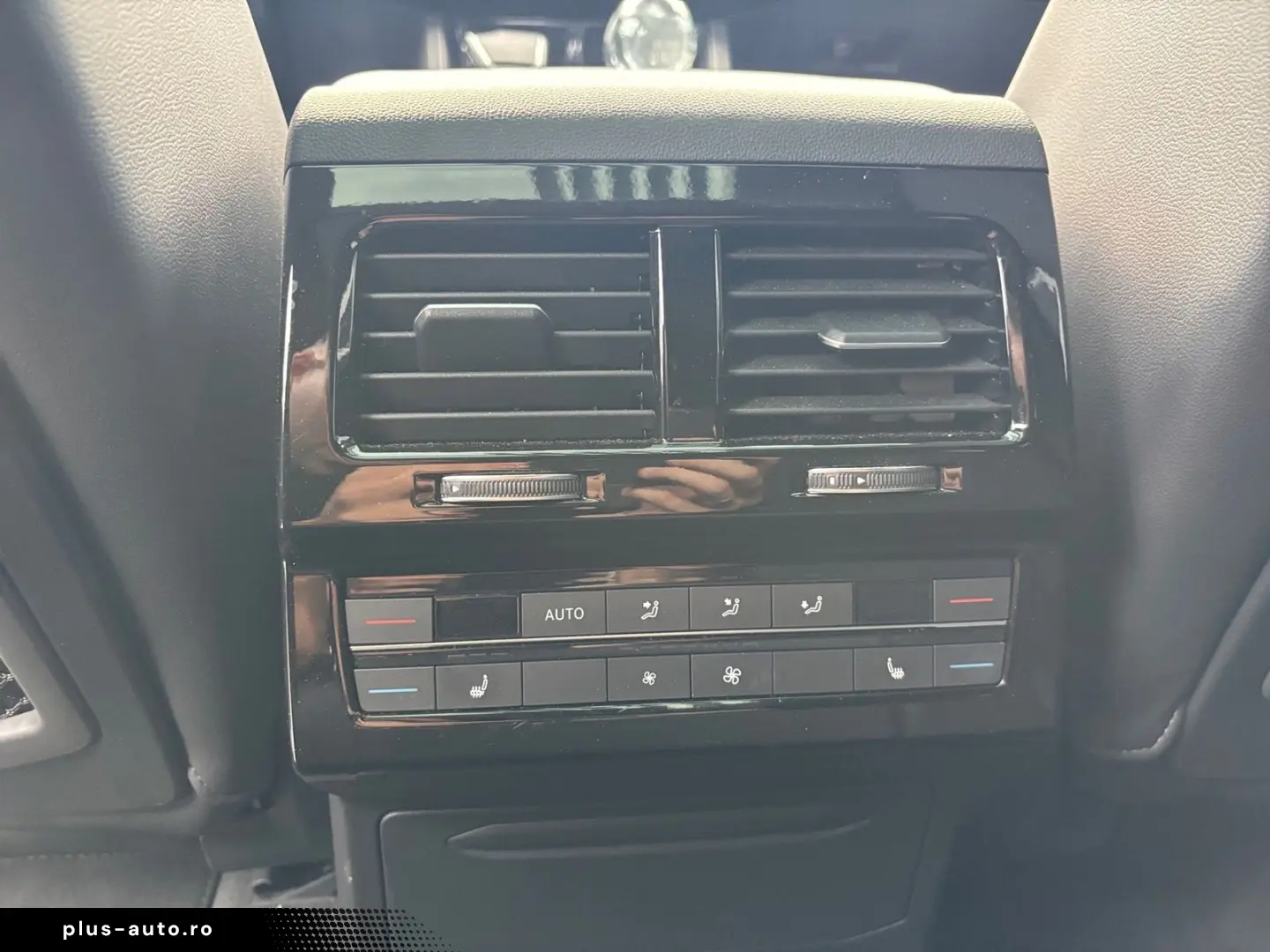 VW Touareg 3.0 TDI 4M R-Line  AHK HEAD-UP STANDH PA