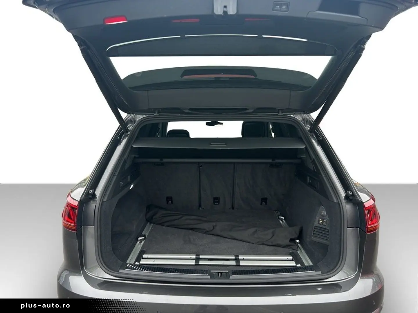 VW Touareg 3.0 V6 TDI Tiptronic 4Motion R-Line AHK